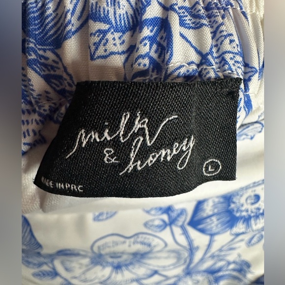 Floral Asymmetrical Skirt in Blue and White - Picture 3 of 6